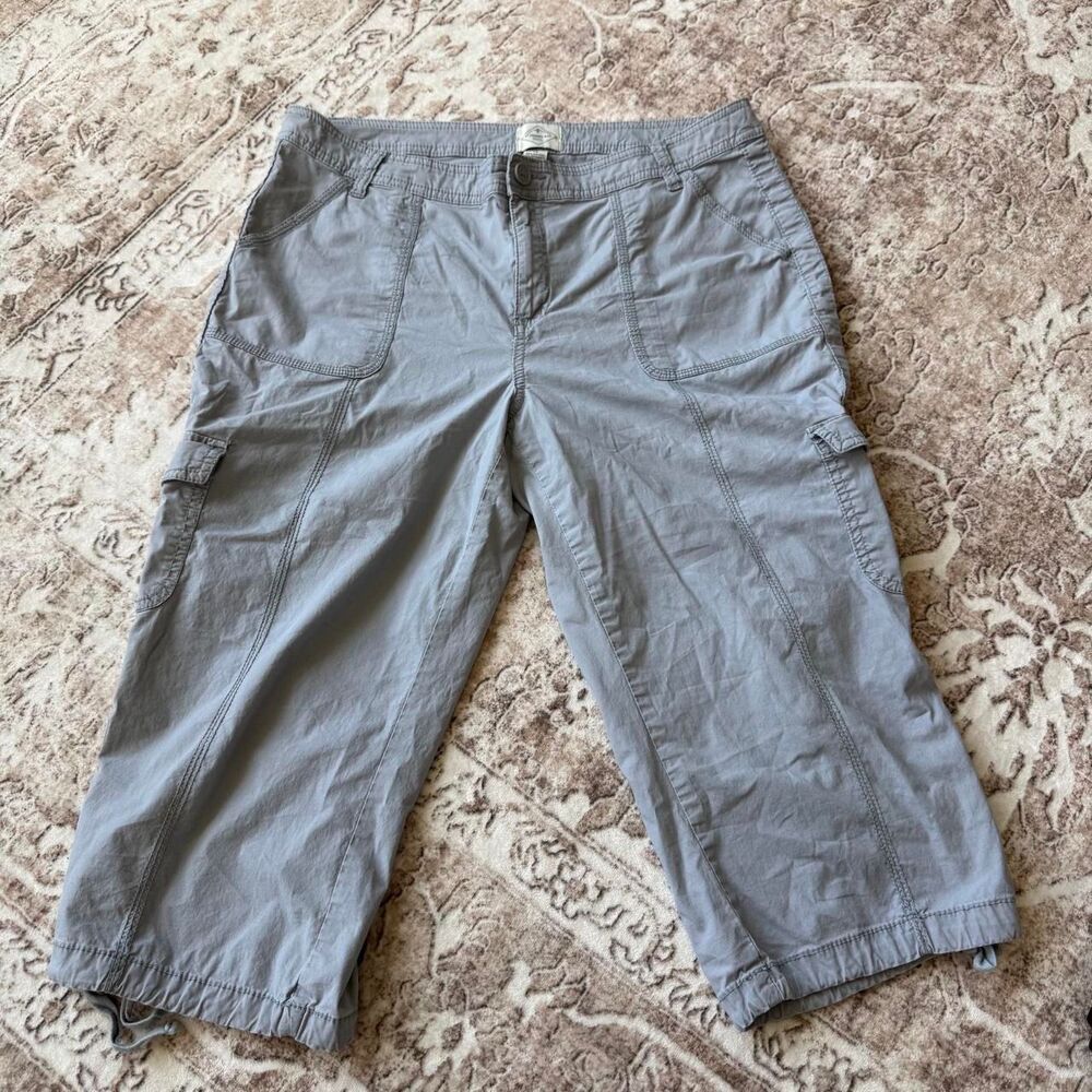 St. John's Bay gray mid rise cargo capris